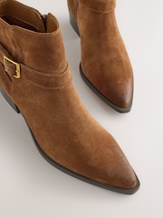 سويد بني فاتح - Forever Comfort® Burnished Ankle Strap Boots - صورة 4 من 5