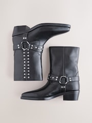 Usnje črne barve - Forever Comfort® Studded Hardware Pull-On Midi Boots - Slika 8 iz 11