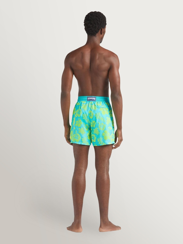 Vilebrequin Green Mahina Tropical Turtles Flock Swim Shorts - Image 2 of 4 Vilebrequin Green Mahina Tropical Turtles Flock Swim Shorts - Image 2 of 4