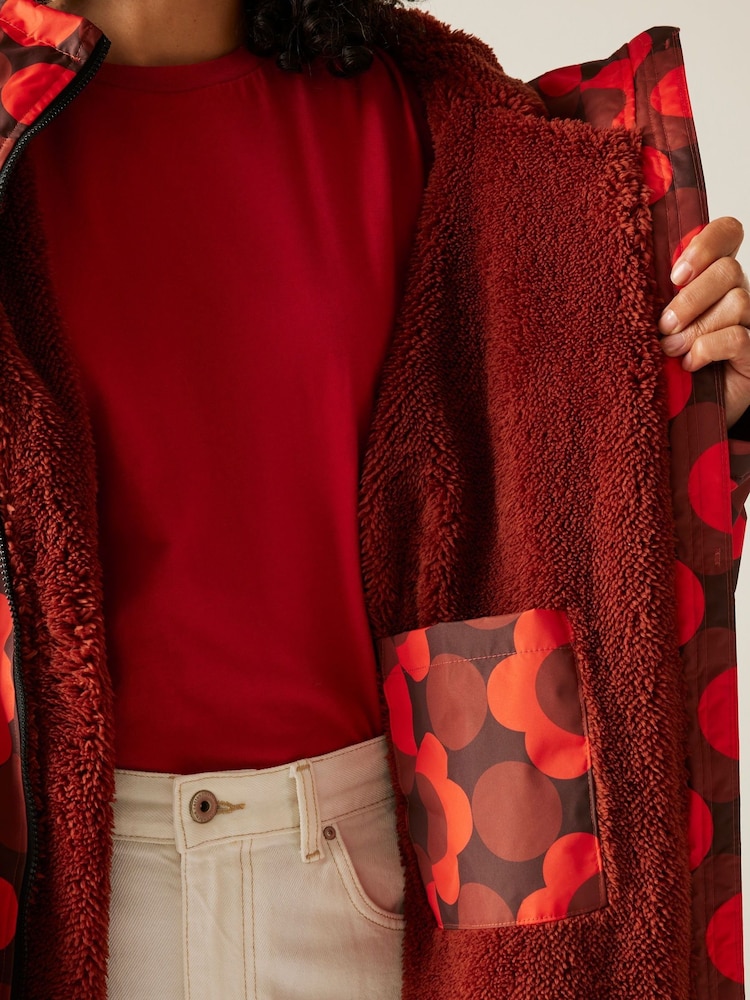 Regatta Hydra Fort Waterproof Orla Changing Robe - Image 6 of 6