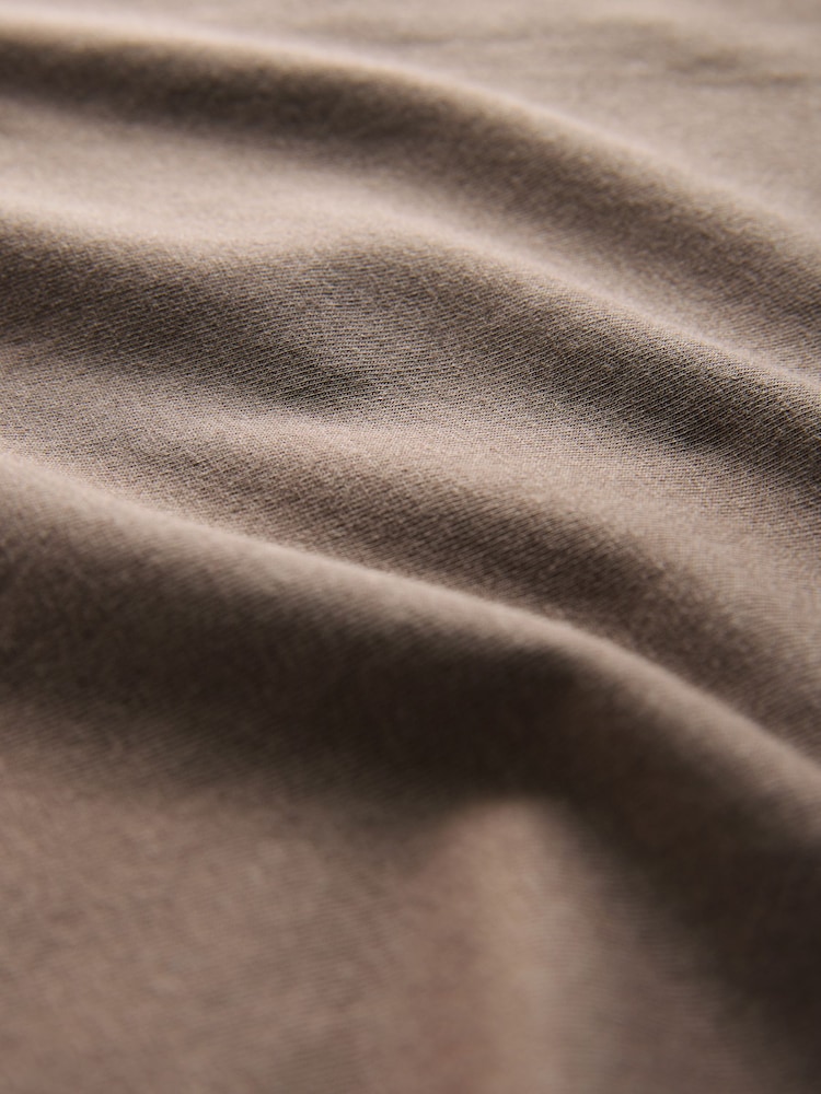 The Set Cream/Taupe Brown/Light Green/Khaki/Black 5 Pack Scoop Back Fittted Short Sleeve T-Shirts - Image 8 of 8