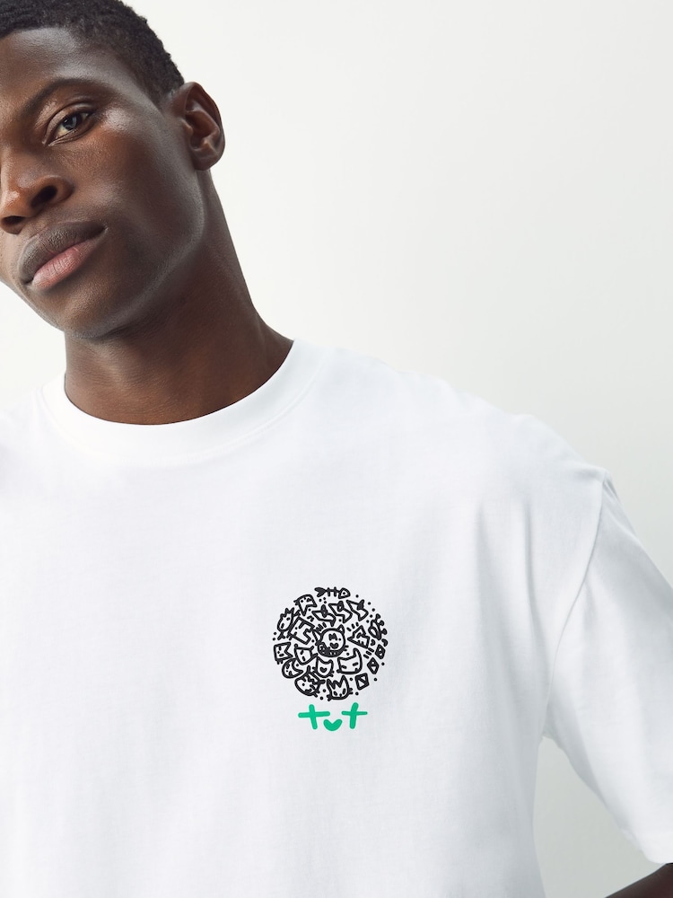 TotCat Nyeupe - T-Shirt ya Leseni ya Msanii Seminal - Image 5 of 10