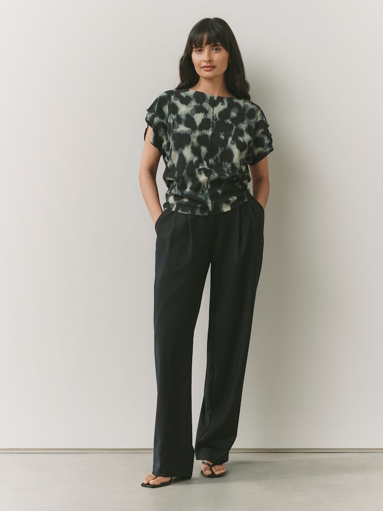 Green Animal Print Flutter Sleeve Textured Smart Top - Image 3 of 7