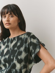 Green Animal Print Flutter Sleeve Textured Smart Top - Image 4 of 7