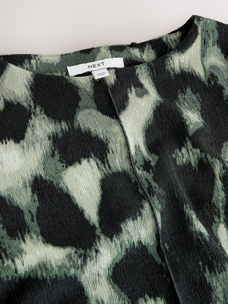 Green Animal Print Flutter Sleeve Textured Smart Top - Image 6 of 7