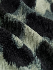 Green Animal Print Flutter Sleeve Textured Smart Top - Image 7 of 7