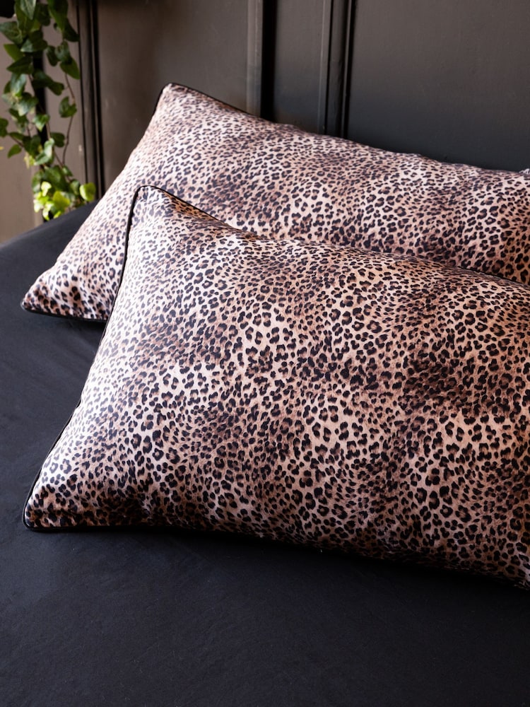 Rockett St George Set of 2 Leopard Love 200 Thread Count Pillowcases - Image 3 of 3 Rockett St George Set of 2 Leopard Love 200 Thread Count Pillowcases - Image 3 of 3