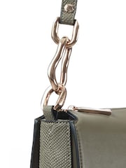 Verde - Luella Grey Thames Tassel Beaded Charm Bag - Imagen 9 de 9