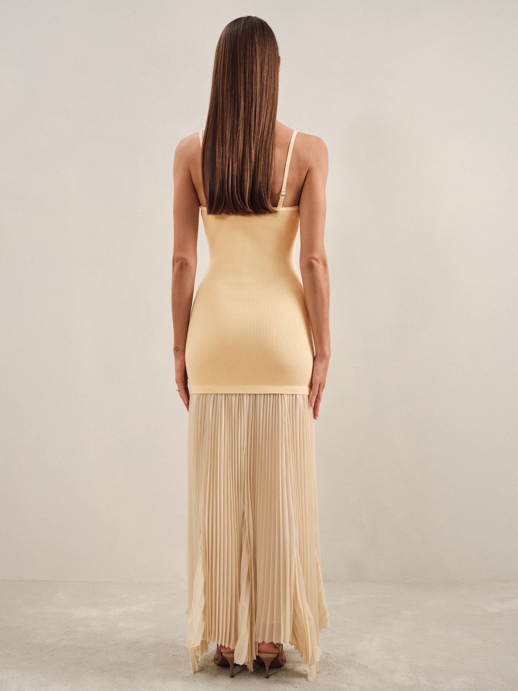 【海外限定】REISSドレス☆Milana Pleated Skirt Ribbed Midi Dr Buy Reiss Yellow Milana Pleated Skirt Ribbed Midi Dress from