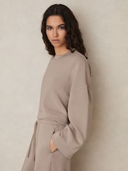 بني فاتح - سويت شيرت قصير، تشكيلة Freya من Reiss - صورة 1 من 6