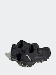 Adidas נעלי ספורט לילדים, דגם Terrex Agravic - תמונה 11 מתוך 15
