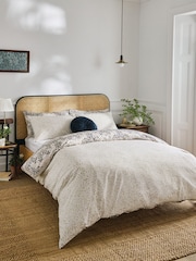 William Morris At Home Linen Michaelmas Daisy Duvet Cover and Pillowcase Set - Image 2 of 7
