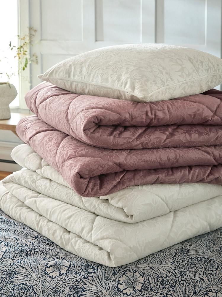 William Morris At Home Tearose Strawberry Thief Embossed Quilted Bedspread - Image 2 of 4