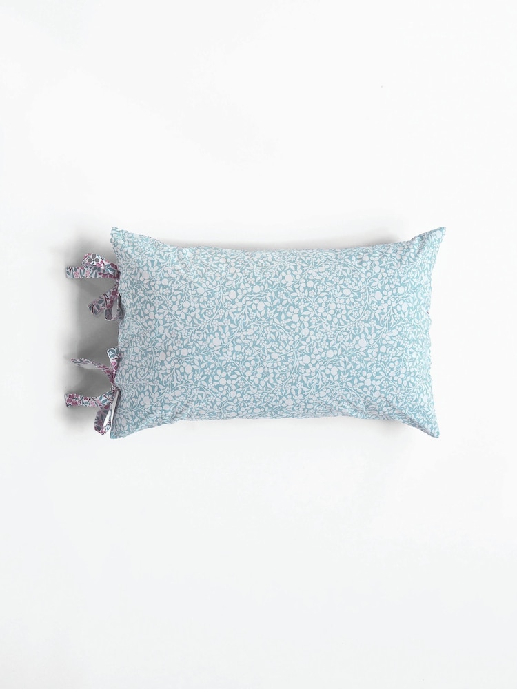 William Morris At Home Set of 2 Powder Blue Madder Clover Pillowcases 200 Thread Count - Image 4 of 4