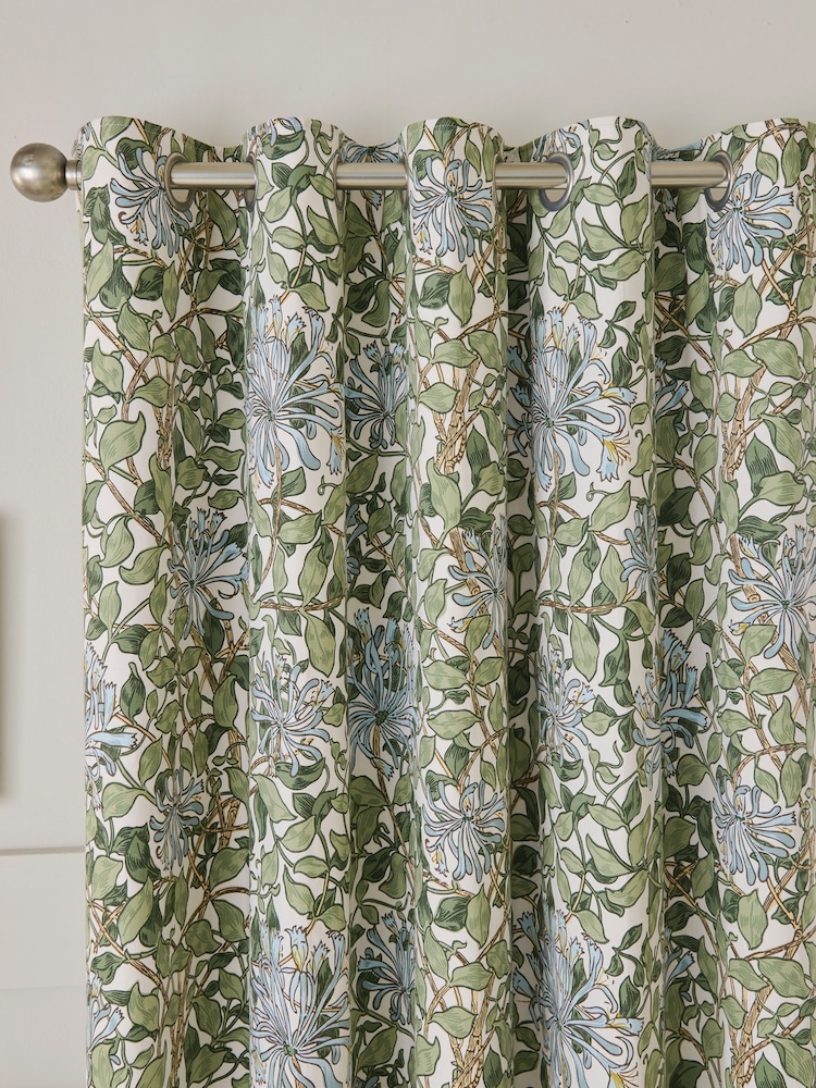 William Morris At Home Powder Blue Honeysuckle Blackout Eyelet Curtains - Image 2 of 3