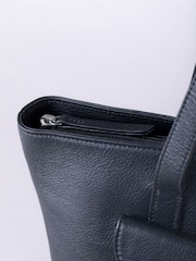 Lakeland Leather Black Temple Tote Bag - Image 3 of 6