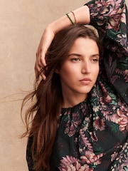 Estampa floral preta - Blusa long sleeve com bainha bolha - Imagem 5 de 8