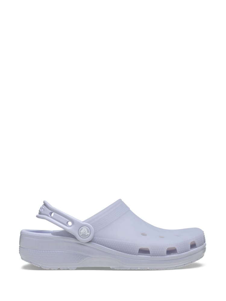 حذاء بنعل سميك كلاسيكي من Crocs - صورة 1 من 7 حذاء بنعل سميك كلاسيكي من Crocs - صورة 1 من 7