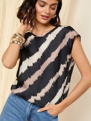 Crema/negro - Friends Like These Woven Lightweight Short Sleeve Blouse - Imagen 1 de 4