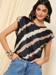 Crema/negro - Friends Like These Woven Lightweight Short Sleeve Blouse - Imagen 2 de 4