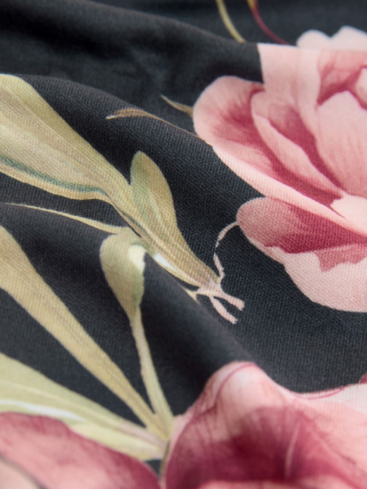 Floral preto - Pijamas aconchegantes de manga comprida - Imagem 9 de 9 Floral preto - Pijamas aconchegantes de manga comprida - Imagem 9 de 9