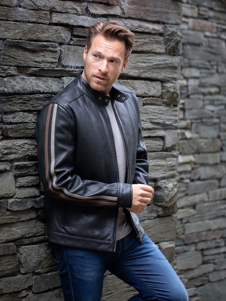Negro - Chaqueta motera de cuello alto con diseño a rayas en contraste Morton de Lakeland Leather - Imagen 2 de 7 Negro - Chaqueta motera de cuello alto con diseño a rayas en contraste Morton de Lakeland Leather - Imagen 2 de 7