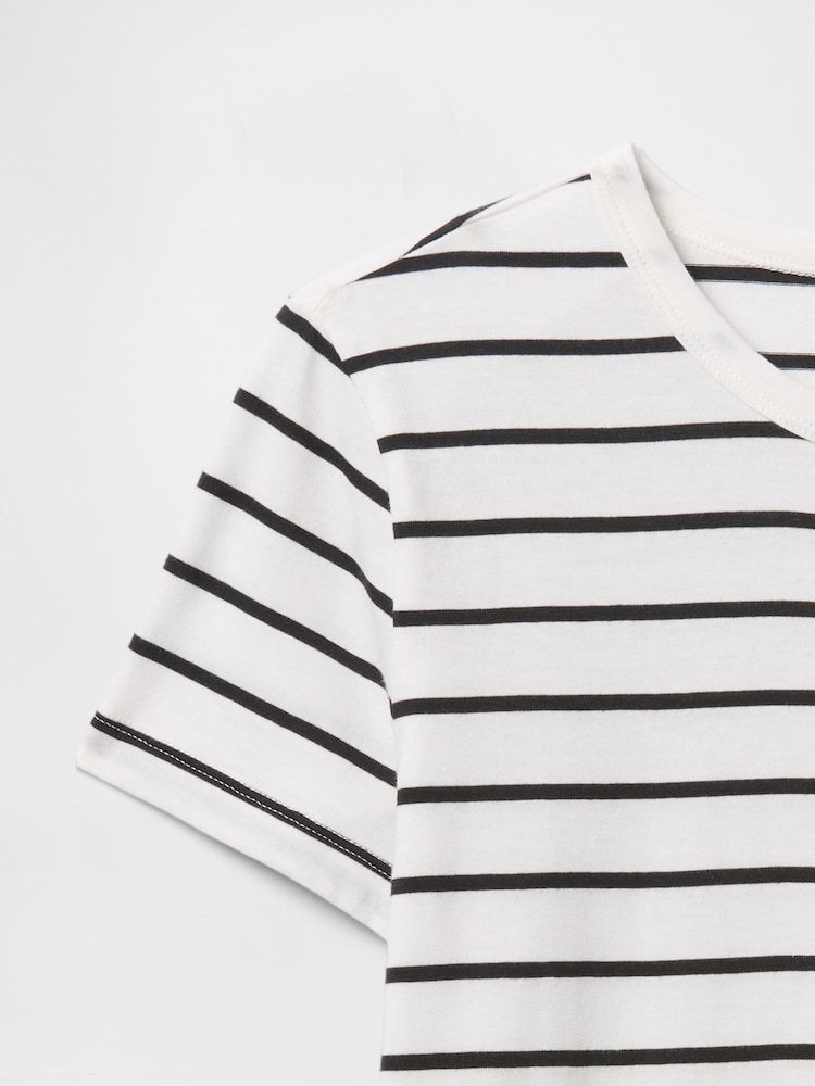 Blanco y negro - Gap Organic Cotton VintageSoft Cropped T-Shirt - Imagen 5 de 5