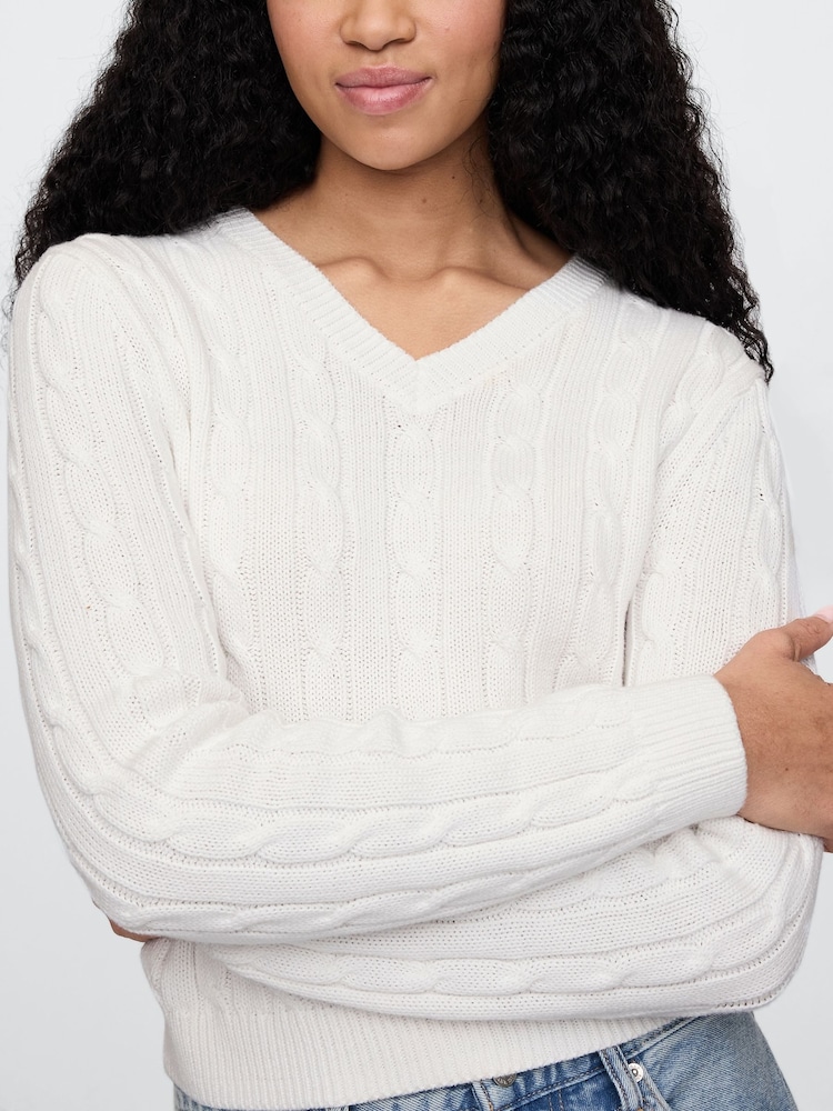Gap White Classic Cable-Knit V Neck Jumper - Image 4 of 4