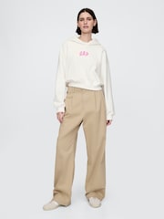 White & Fluro Pink - Gap Vintage Soft Logo Cropped Hoodie - Imagen 3 de 4