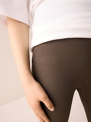 Schokoladenbraun - Nahtlose gerippte Leggings mit hoher Taille (3–16 Jahre) - Bild 4 von 4