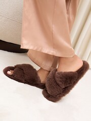 Chocolate marrom - Lipsy Faux Fur Cross Strap Nightwear Slippers - Imagem 4 de 4