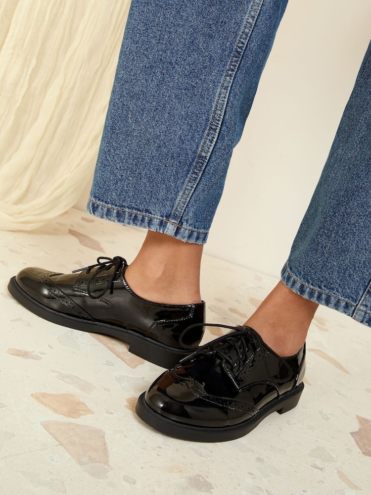 Zapatos Oxford de cordones planos y cómodos de charol de piel sintética de Friends Like These - Imagen 1 de 4 Zapatos Oxford de cordones planos y cómodos de charol de piel sintética de Friends Like These - Imagen 1 de 4