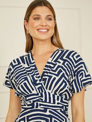 Yumi Blue Geometric Print Ruched Waist Midi Dress With Kimono Sleeves - Image 4 of 5