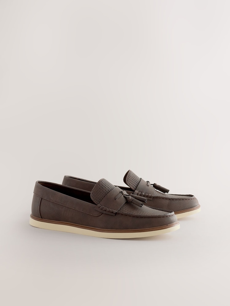 Marrón - Mocasines con borlas y diseño en relieve - Imagen 1 de 5 Marrón - Mocasines con borlas y diseño en relieve - Imagen 1 de 5