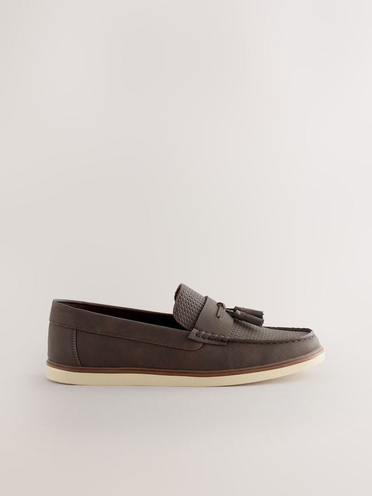 Marrón - Mocasines con borlas y diseño en relieve - Imagen 2 de 5 Marrón - Mocasines con borlas y diseño en relieve - Imagen 2 de 5