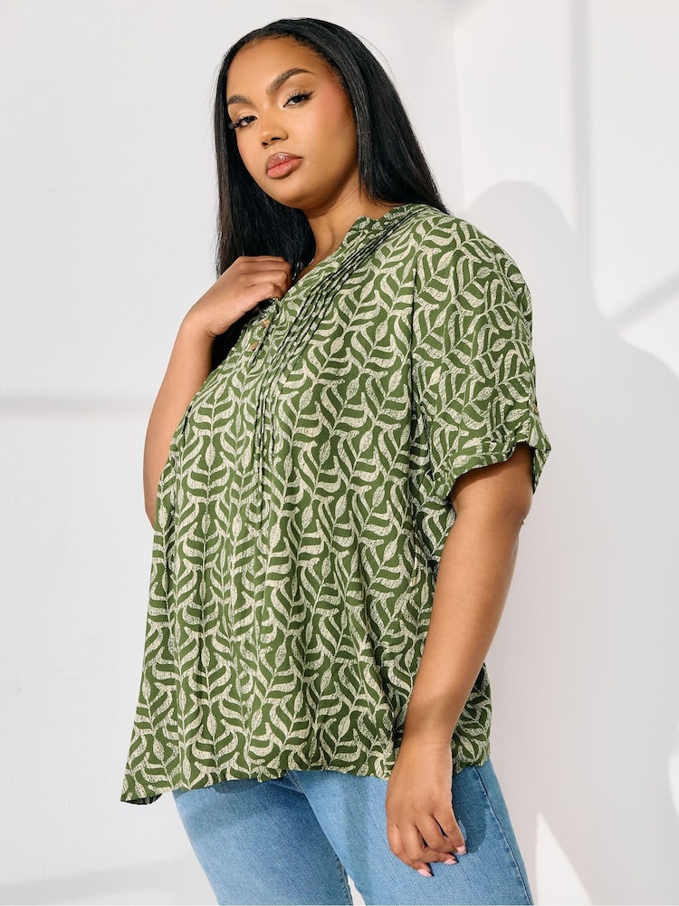 Yours Curve Green Grown On Sleeve Notchneck Top - Image 1 of 5
