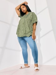 Yours Curve Green Grown On Sleeve Notchneck Top - Image 2 of 5