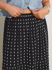Yours Curve Black 100% Cotton Swiss Dot Tiered Maxi Skirt - Image 4 of 6