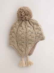 Neutrale Farbe - Cable Knit Inca Pom Hat (3mths-10yrs) - Bild 1 von 3