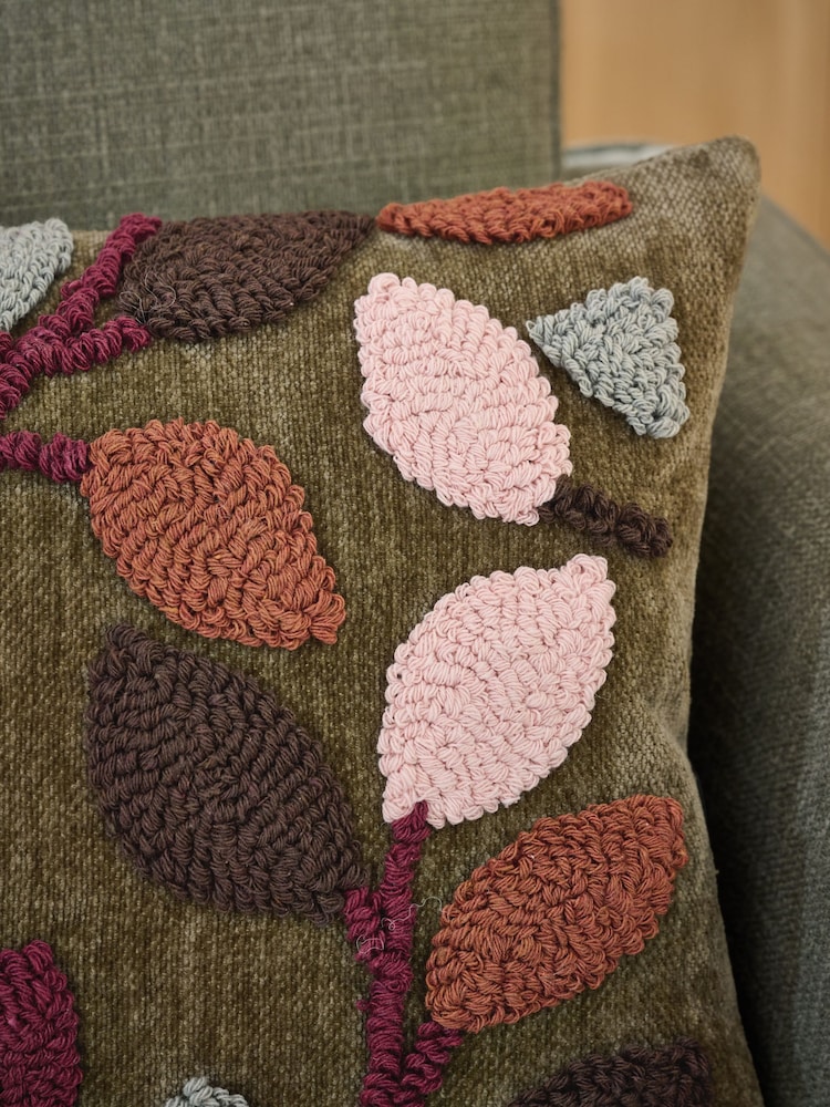 Green 50 x 30cm Tufted Leaf Cushion - Image 2 of 5