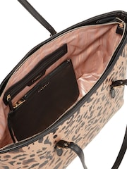 Fiorelli Etta Buckle Tote Bag - Image 4 of 5
