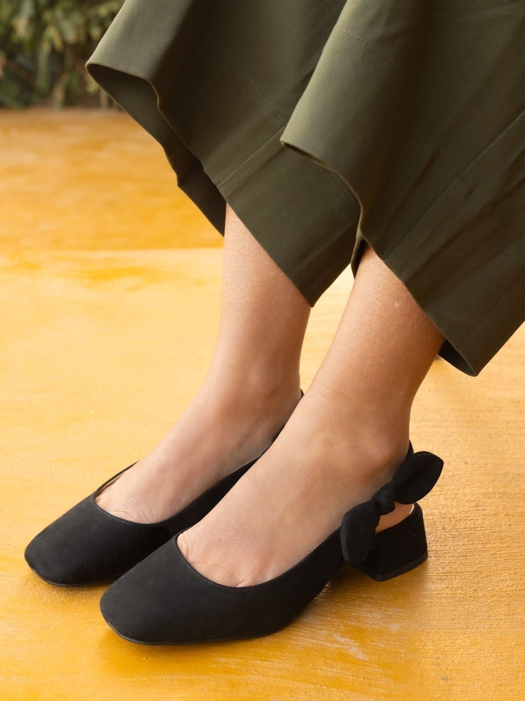 Črna Chrome - Novo Novo Chrome Claudia Standard Fit Bow Low Block Slingbacks - Slika 1 iz 7