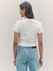 HUGO Baby Lipstick Graphic Ringer Cropped 100% Cotton T-Shirt - صورة 2 من 4