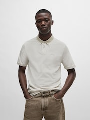 Crema - BOSS Relaxed Fit Tipped Collar Polo Shirt - Imagen 1 de 4