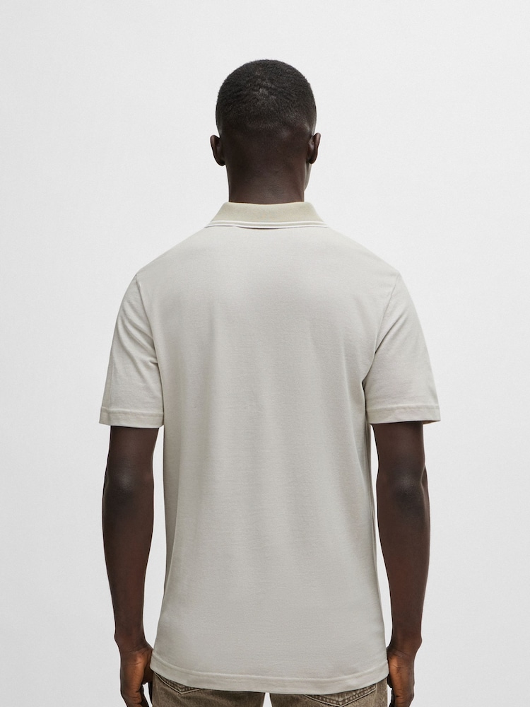 Crema - BOSS Relaxed Fit Tipped Collar Polo Shirt - Imagen 2 de 4