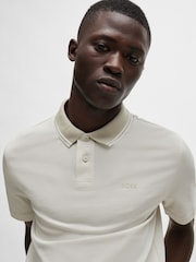 Crema - BOSS Relaxed Fit Tipped Collar Polo Shirt - Imagen 4 de 4