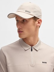 بيج - BOSS Regular Fit Golf Philix Zip Neck 100% Cotton Polo Shirt - صورة 4 من 7
