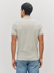 Beis - BOSS Slim Fit Zip Neck Polo Shirt - Imagen 2 de 4