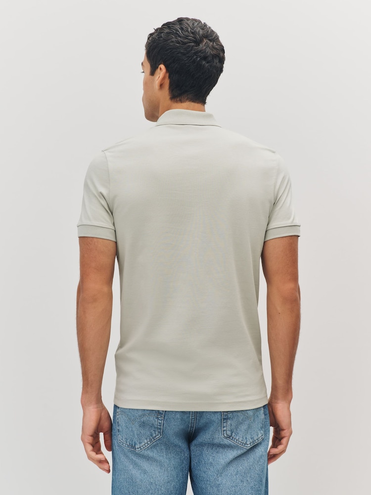 Beis - BOSS Slim Fit Zip Neck Polo Shirt - Imagen 2 de 4