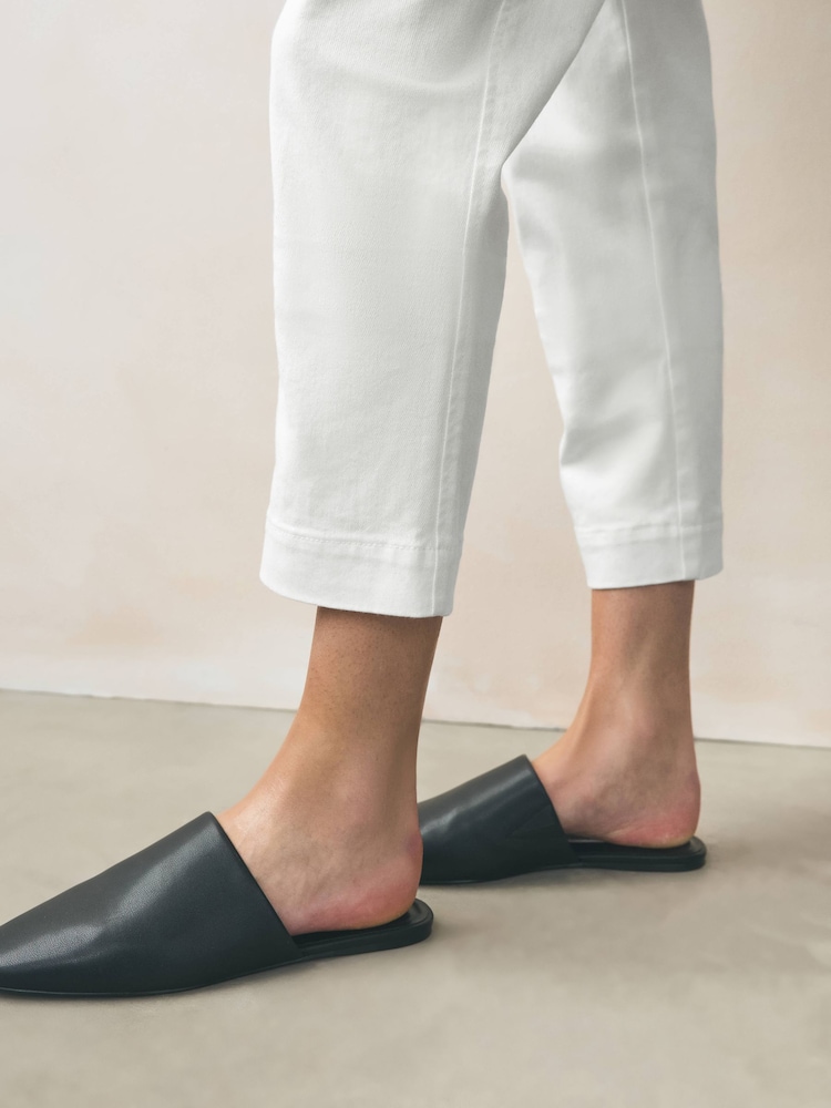 BOSS White Slim Fit Tapri Stretch Trousers - Image 4 of 4